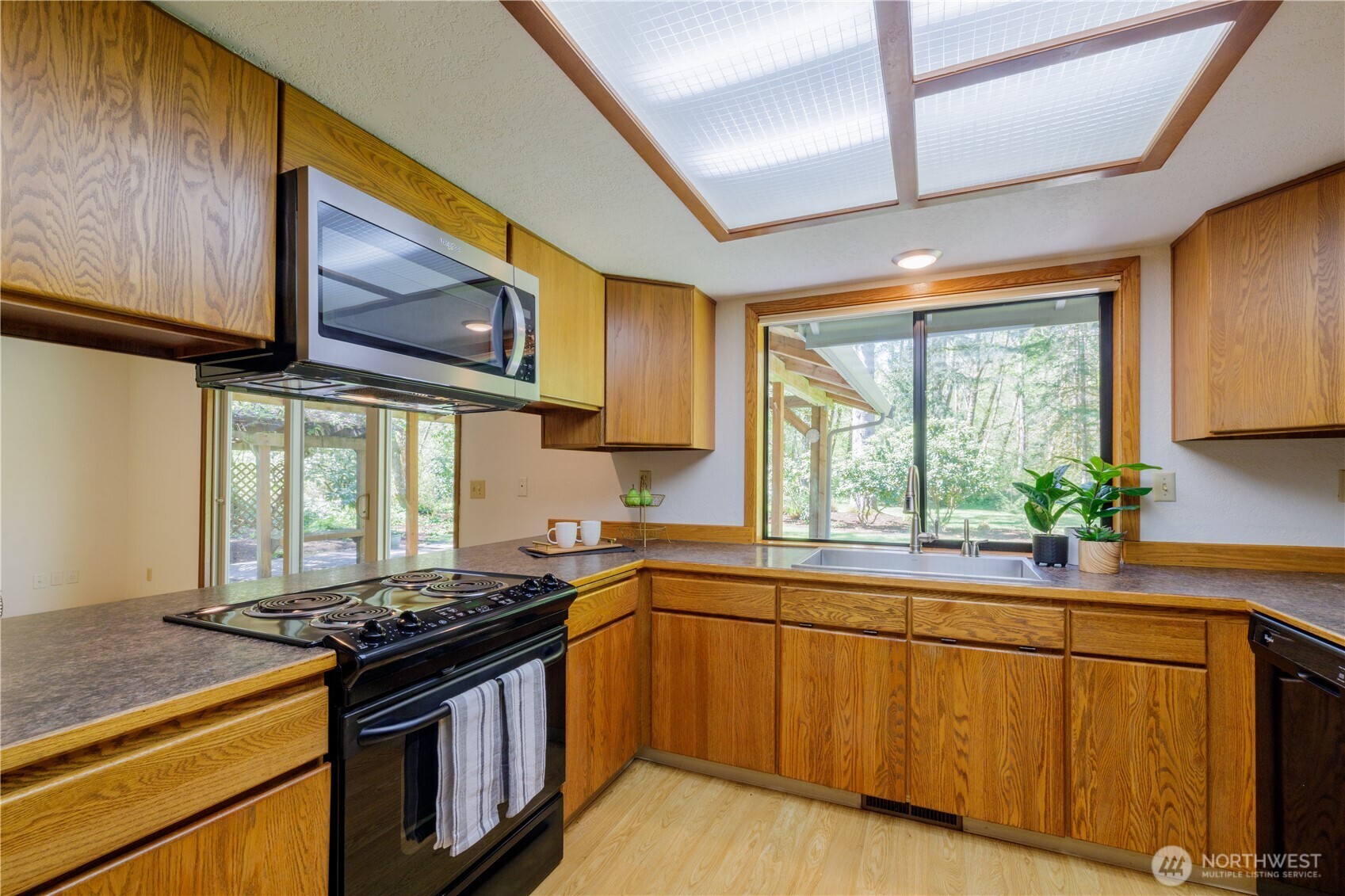 3115 Friendly Grove Road NE, Olympia, WA 98506