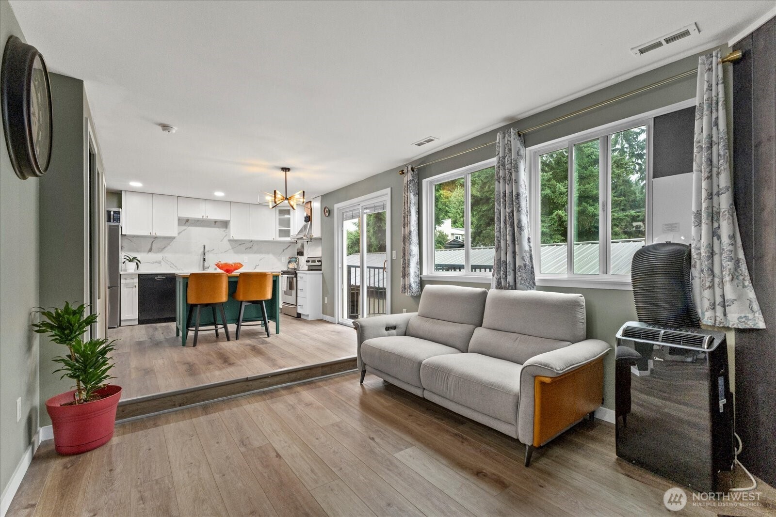 12716 NE 120th Street #H-7, Kirkland, WA 98034