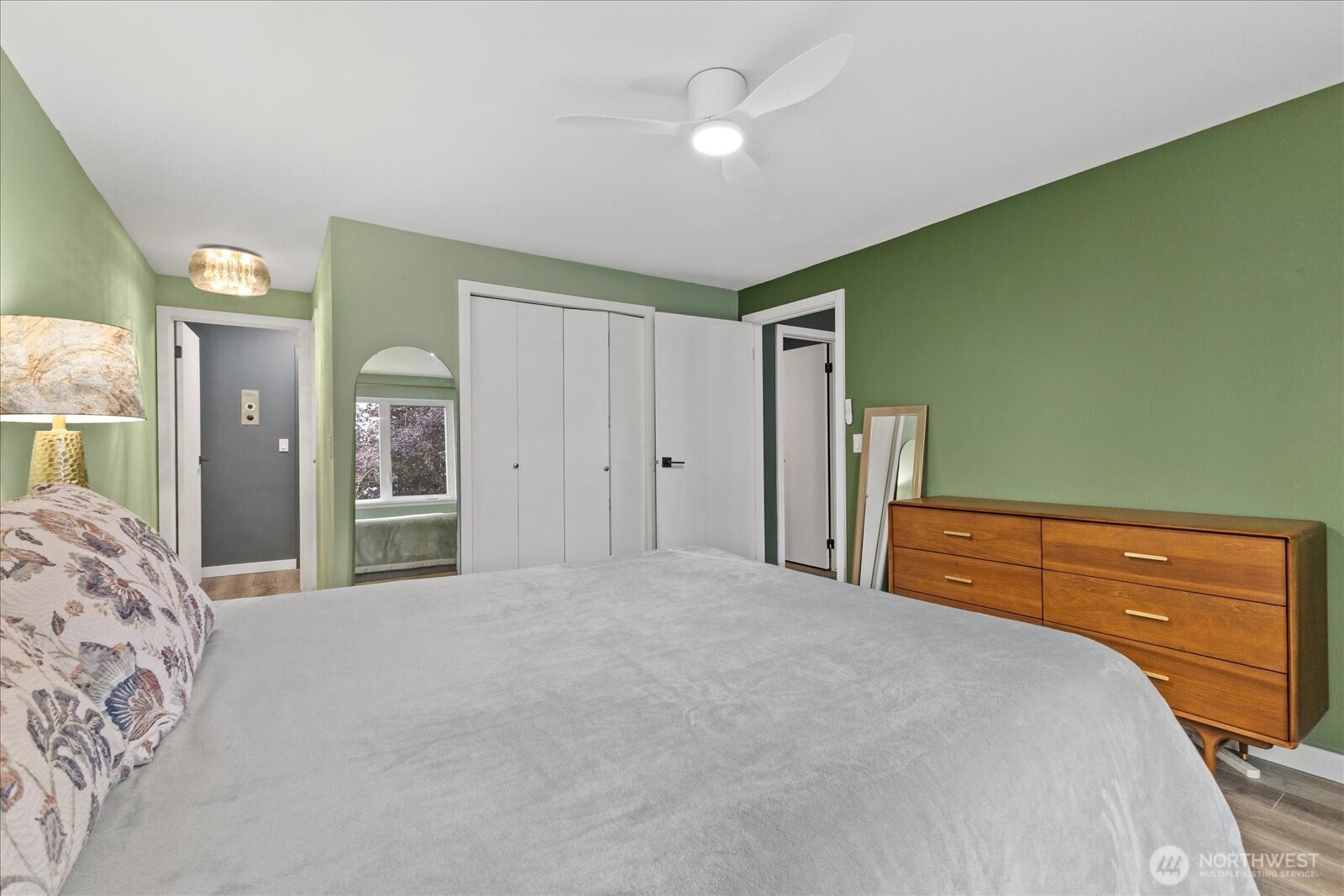 12716 NE 120th Street #H-7, Kirkland, WA 98034