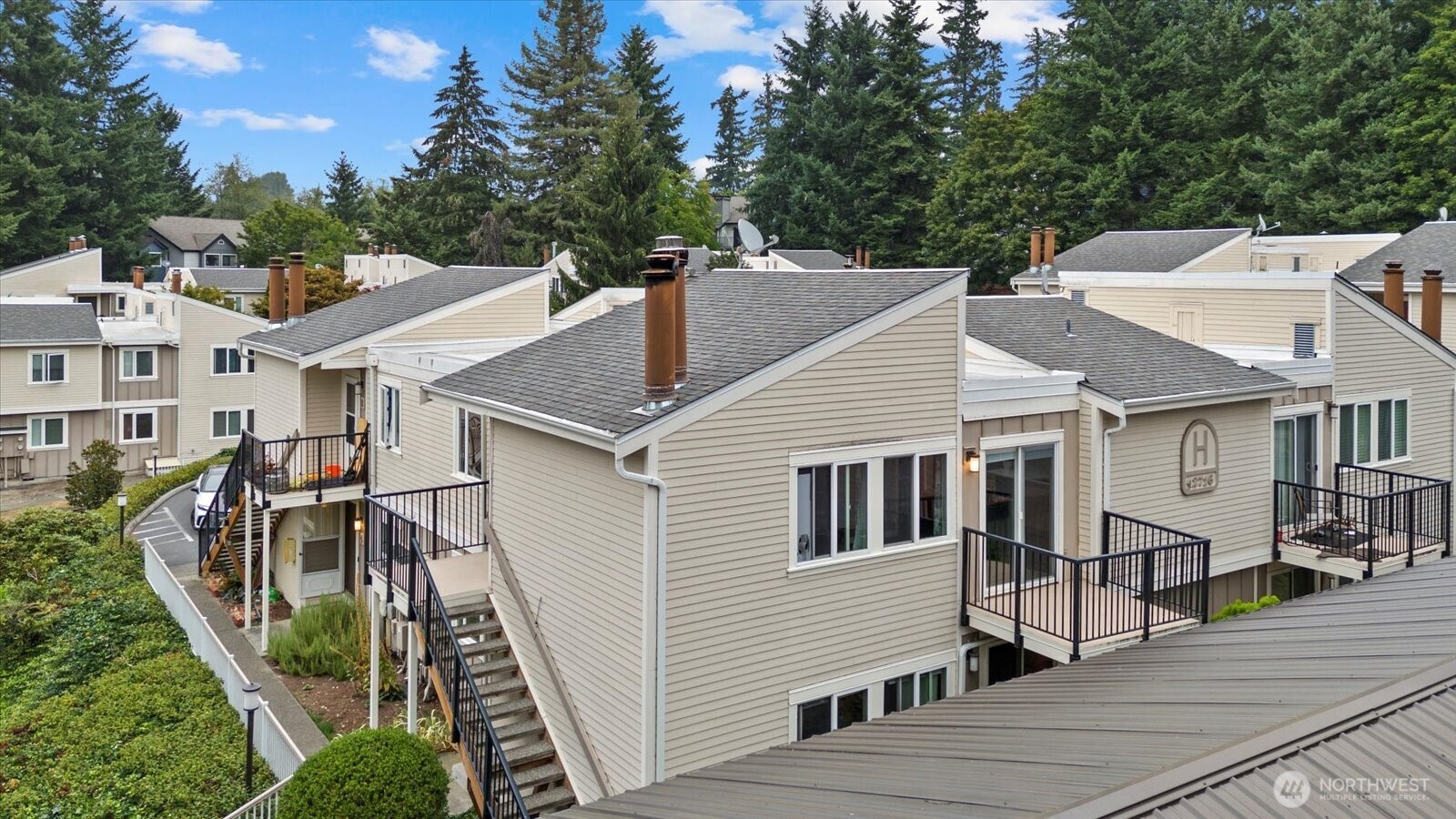 12716 NE 120th Street #H-7, Kirkland, WA 98034