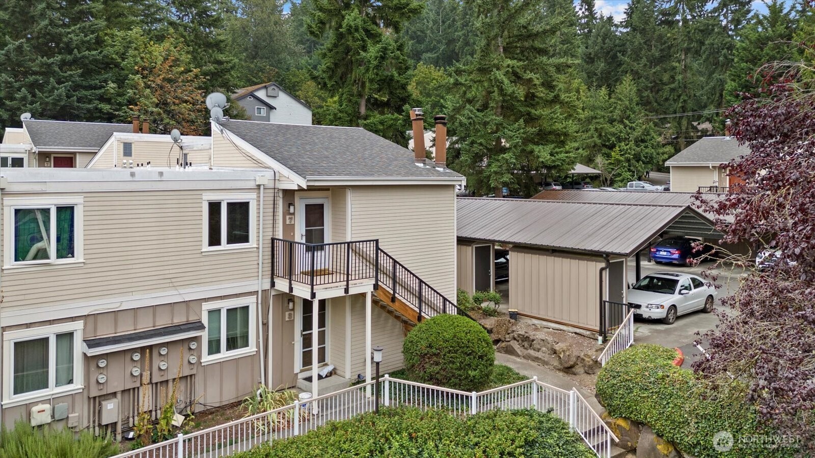 12716 NE 120th Street #H-7, Kirkland, WA 98034