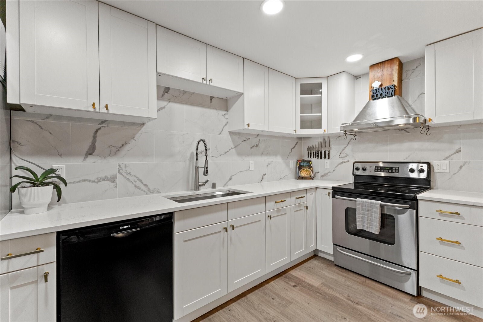 12716 NE 120th Street #H-7, Kirkland, WA 98034
