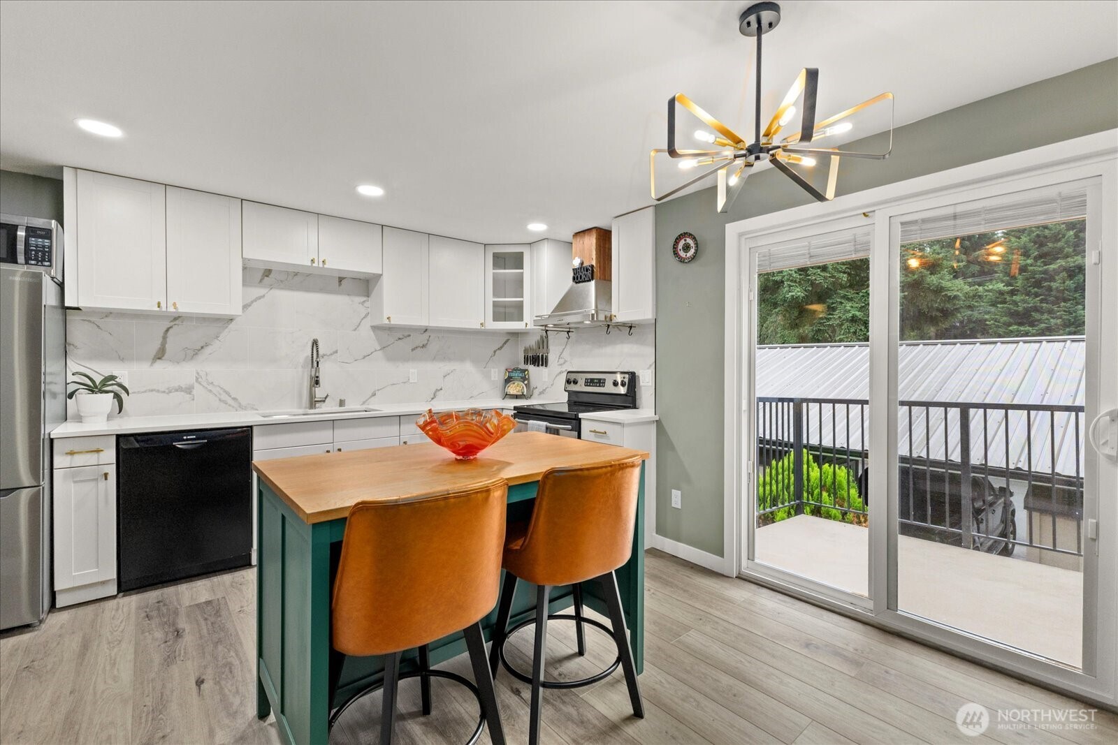 12716 NE 120th Street #H-7, Kirkland, WA 98034