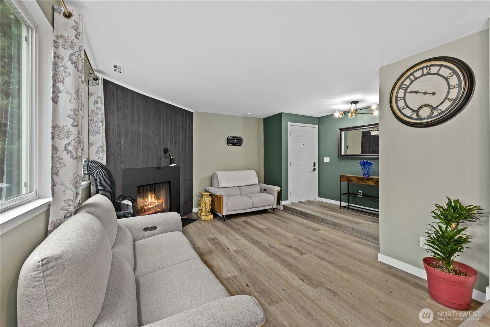 12716 NE 120th Street #H-7, Kirkland, WA 98034