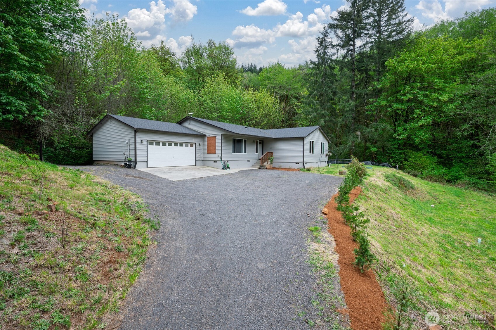 415 Mckee Road , Castle Rock, WA 98611