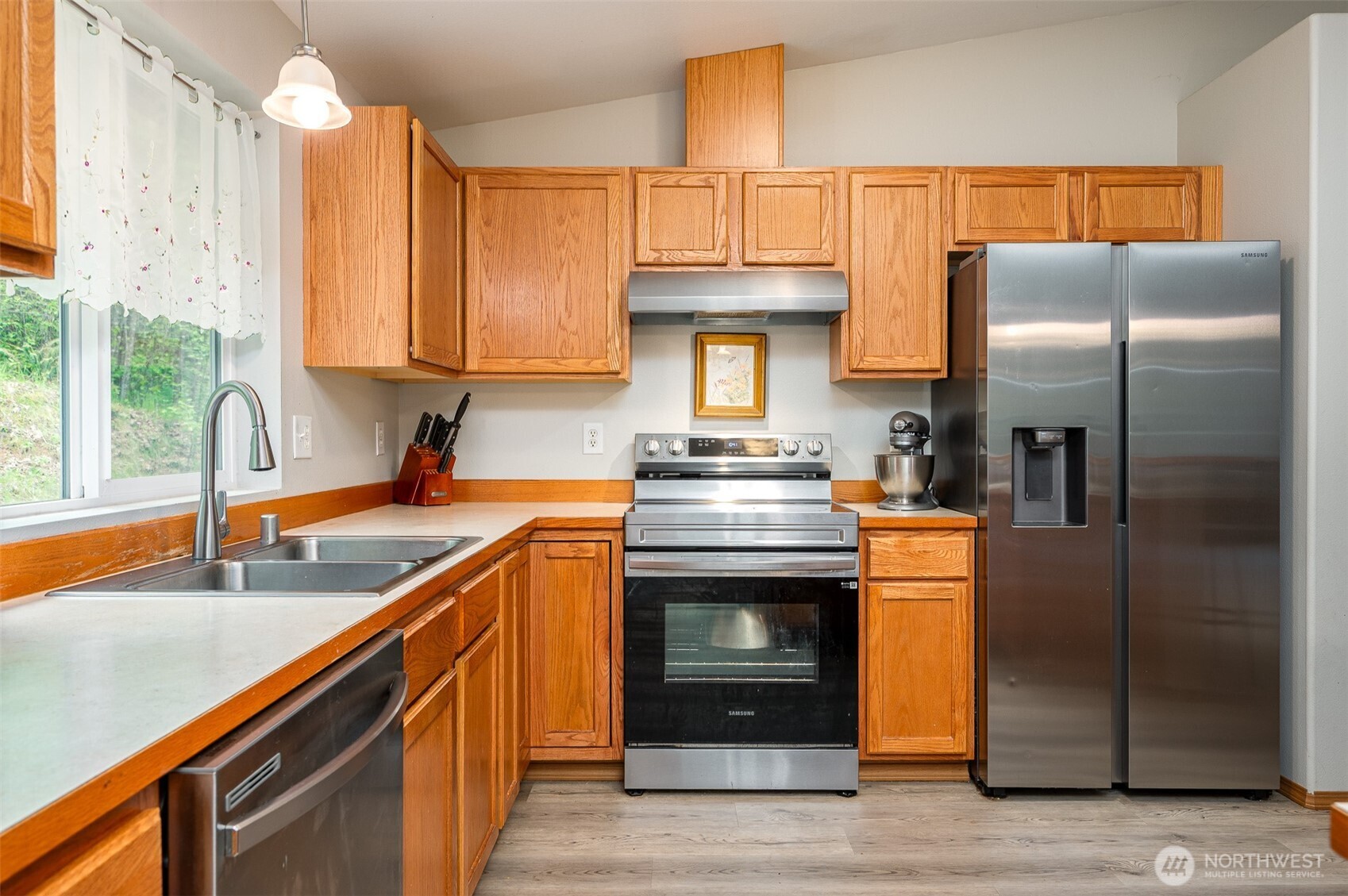 415 Mckee Road , Castle Rock, WA 98611