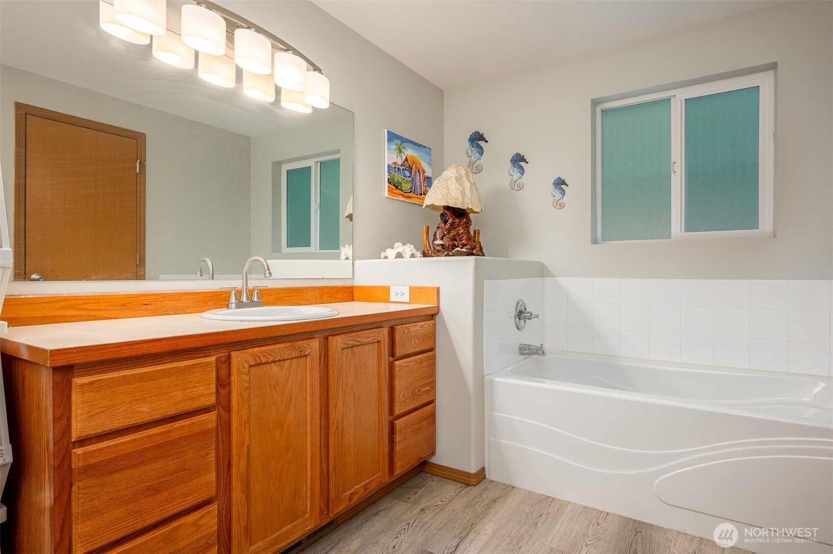 415 Mckee Road , Castle Rock, WA 98611
