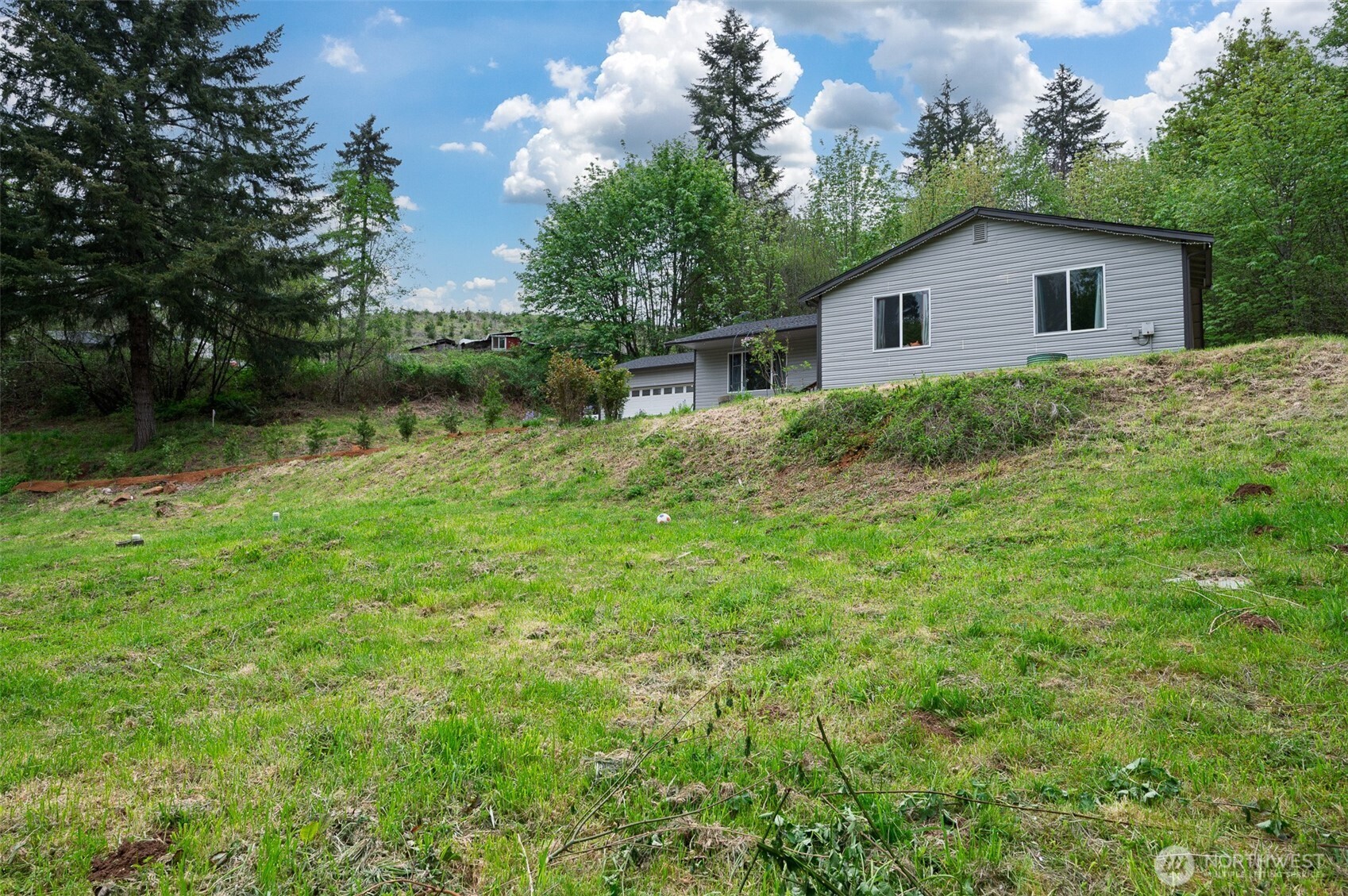 415 Mckee Road , Castle Rock, WA 98611