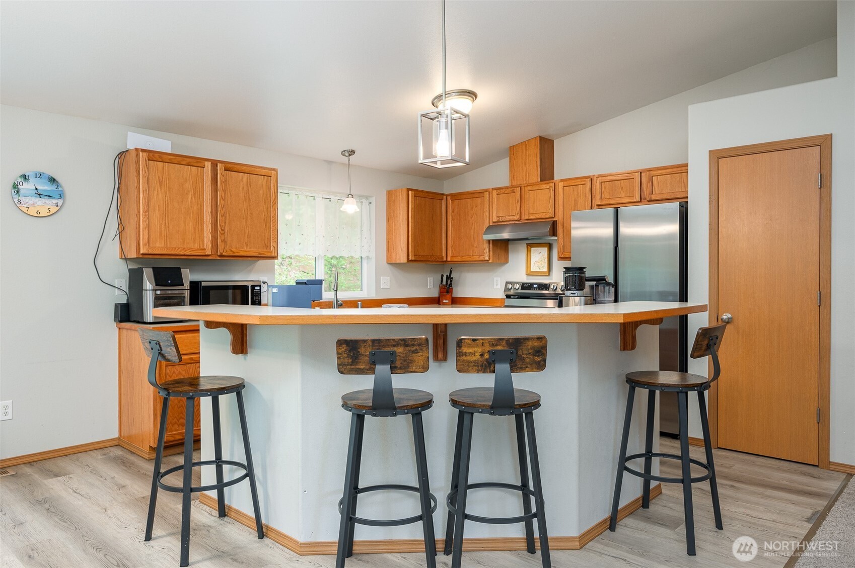 415 Mckee Road , Castle Rock, WA 98611