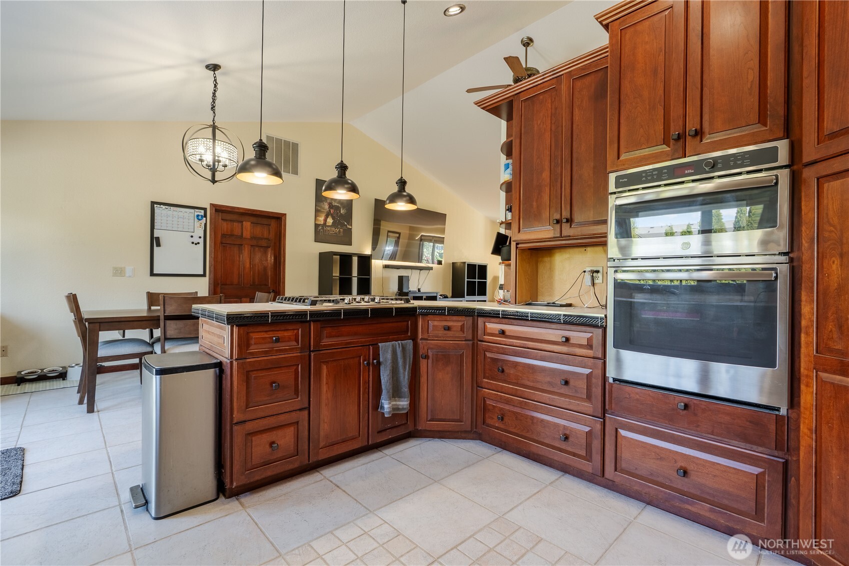 1277 Aaron Drive , Lynden, WA 98264
