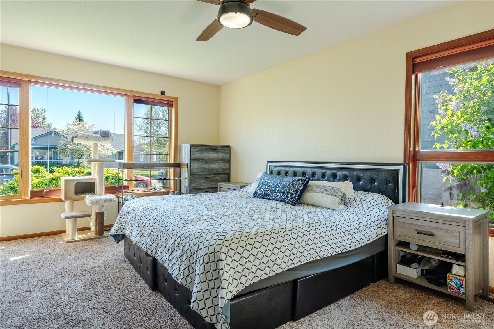 1277 Aaron Drive , Lynden, WA 98264