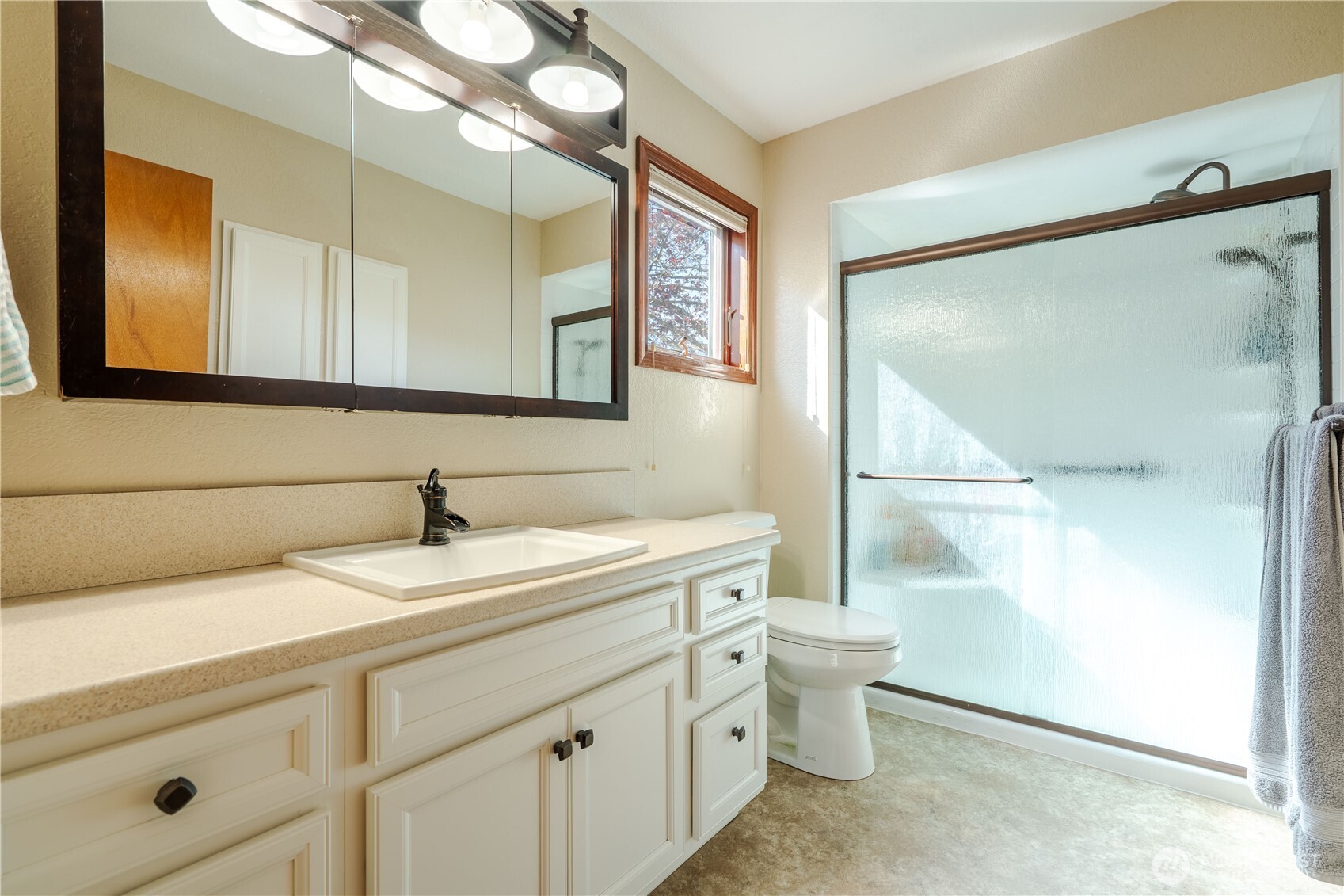 1277 Aaron Drive , Lynden, WA 98264