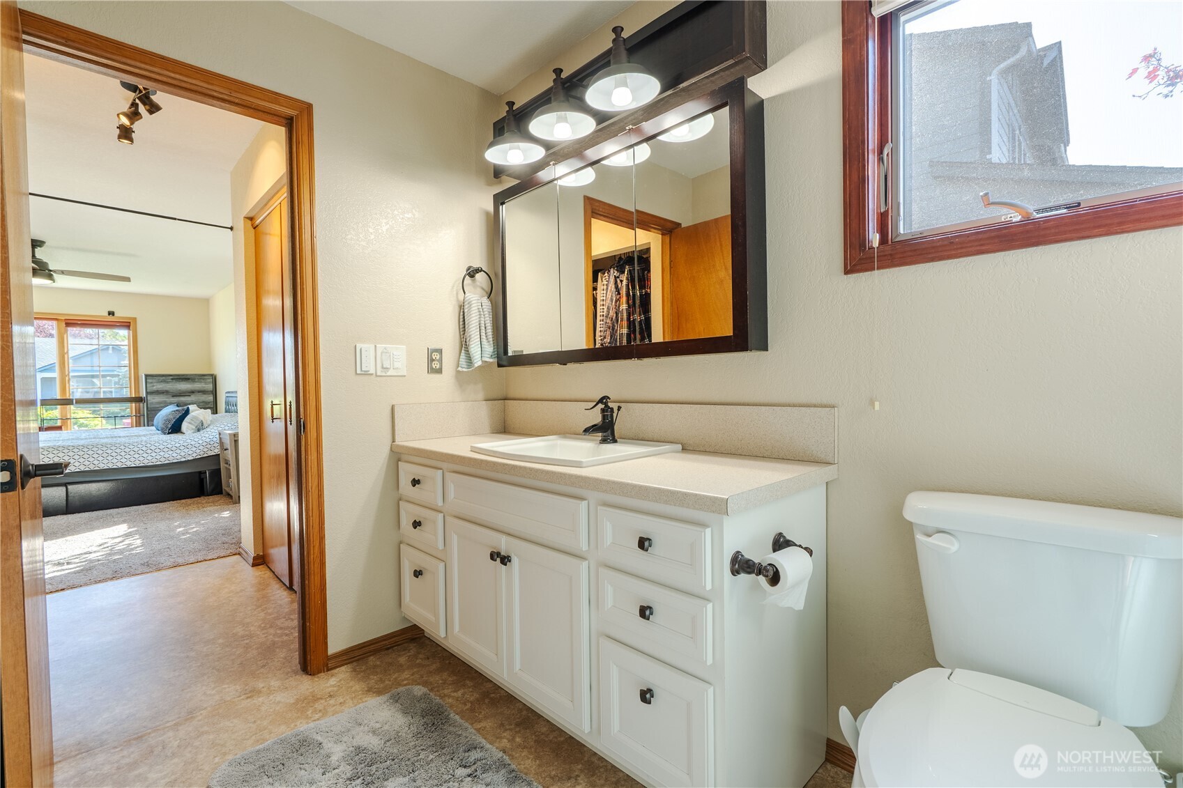 1277 Aaron Drive , Lynden, WA 98264