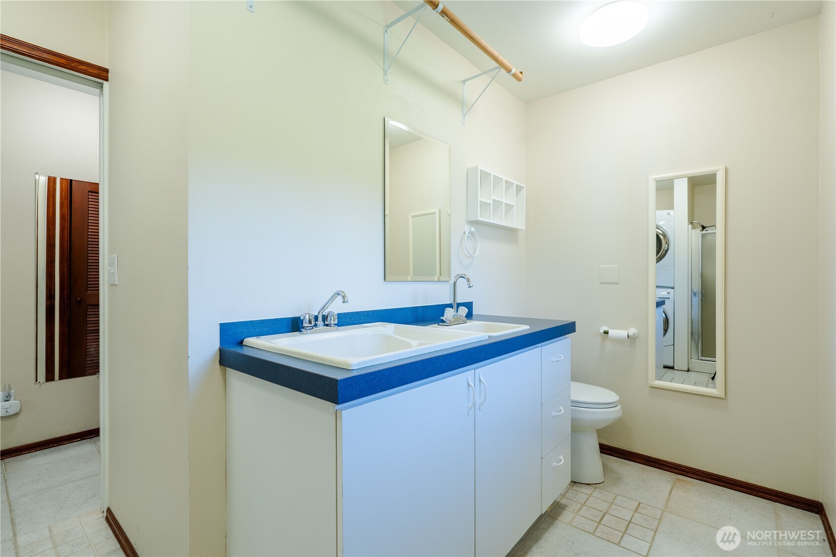 1277 Aaron Drive , Lynden, WA 98264