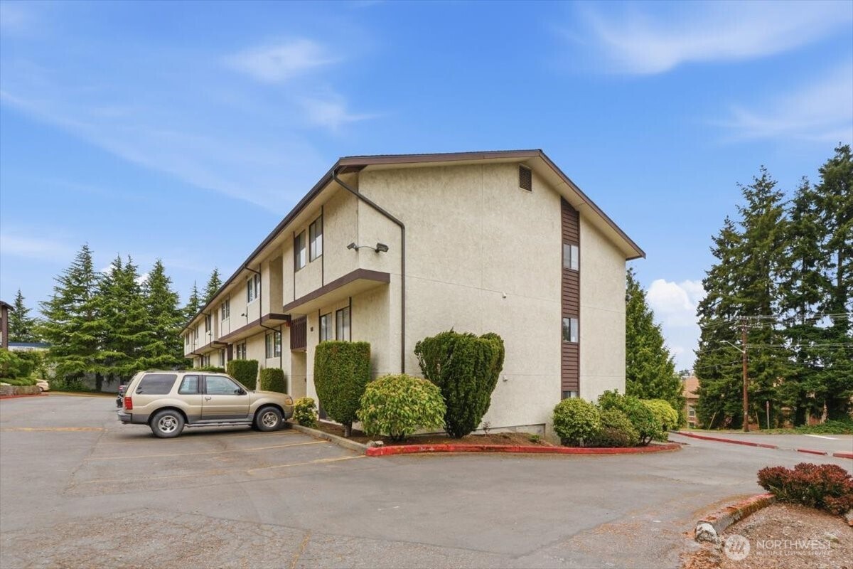 3515 S 160th Street #C6, SeaTac, WA 98188