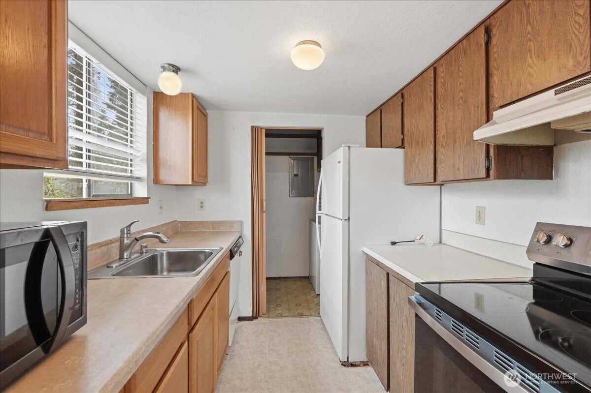 3515 S 160th Street #C6, SeaTac, WA 98188