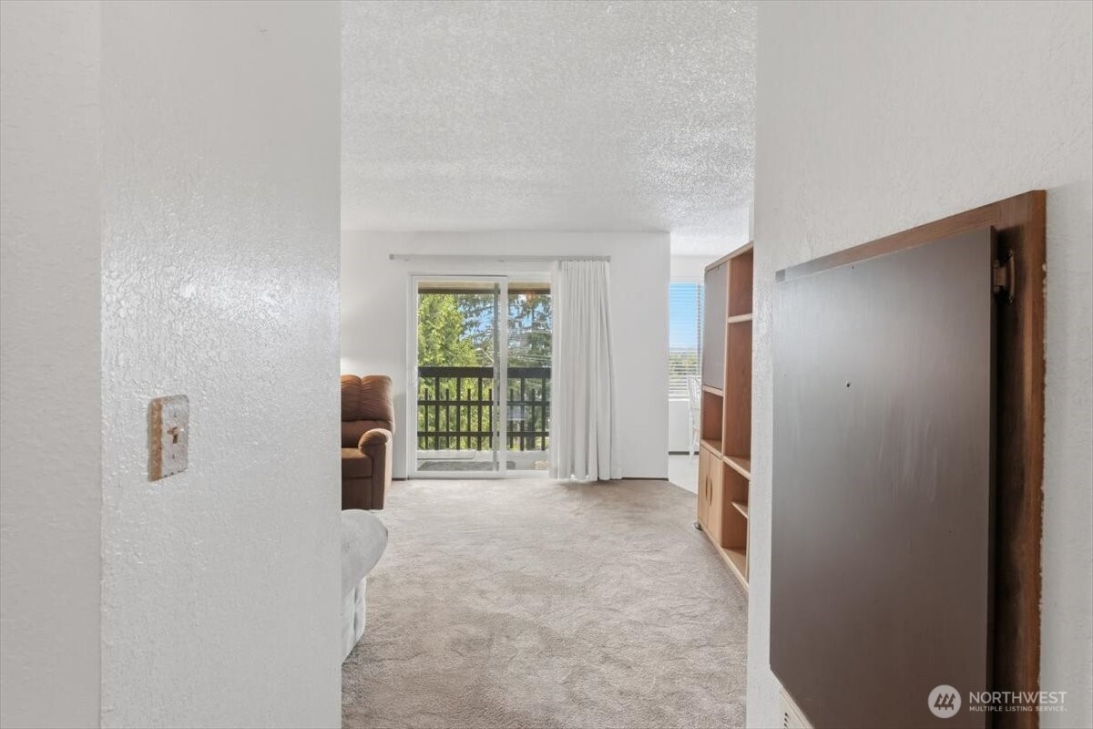 3515 S 160th Street #C6, SeaTac, WA 98188
