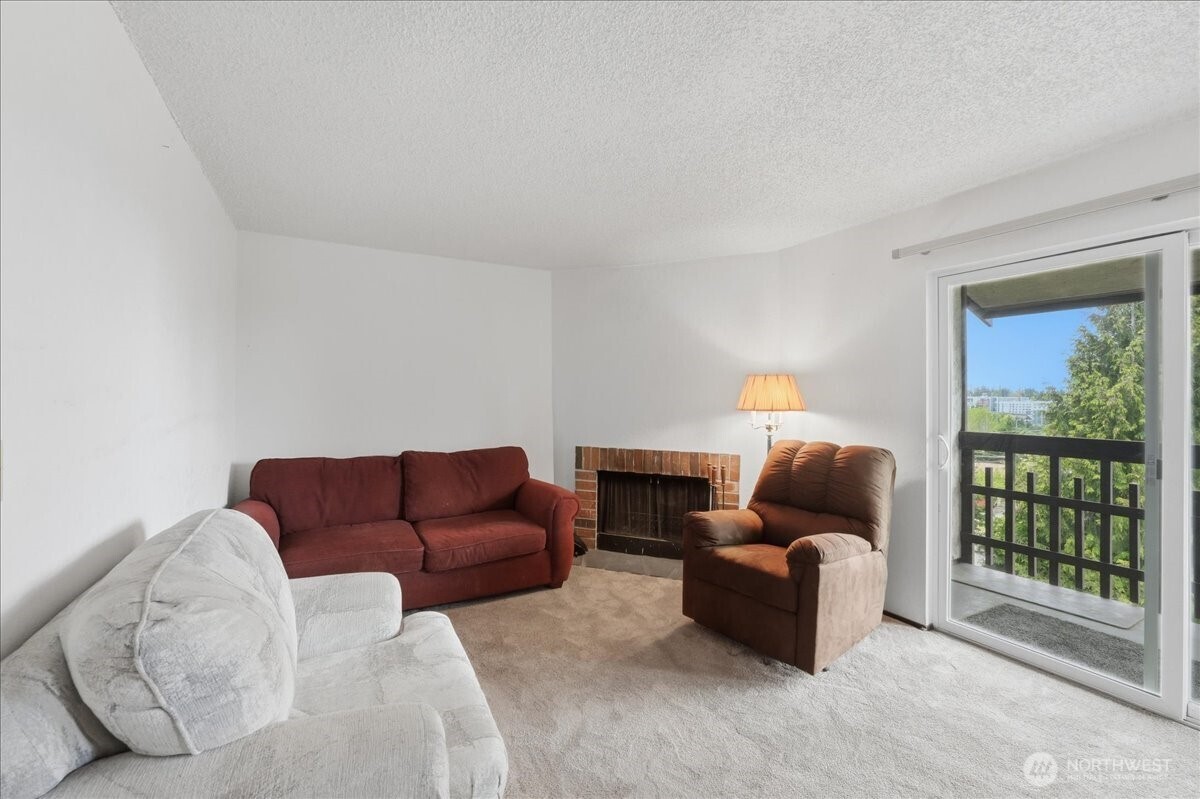 3515 S 160th Street #C6, SeaTac, WA 98188