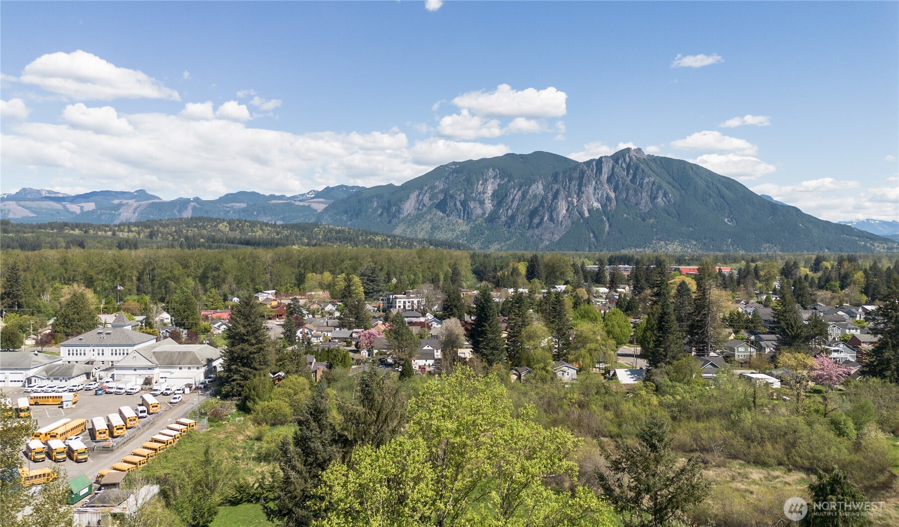 8106 382nd Avenue SE, Snoqualmie, WA 98065