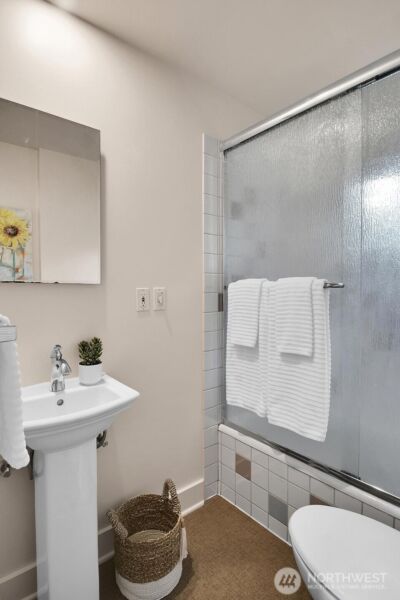 4008 NE 56th Street , Seattle, WA 98105-2235 - Photo 11