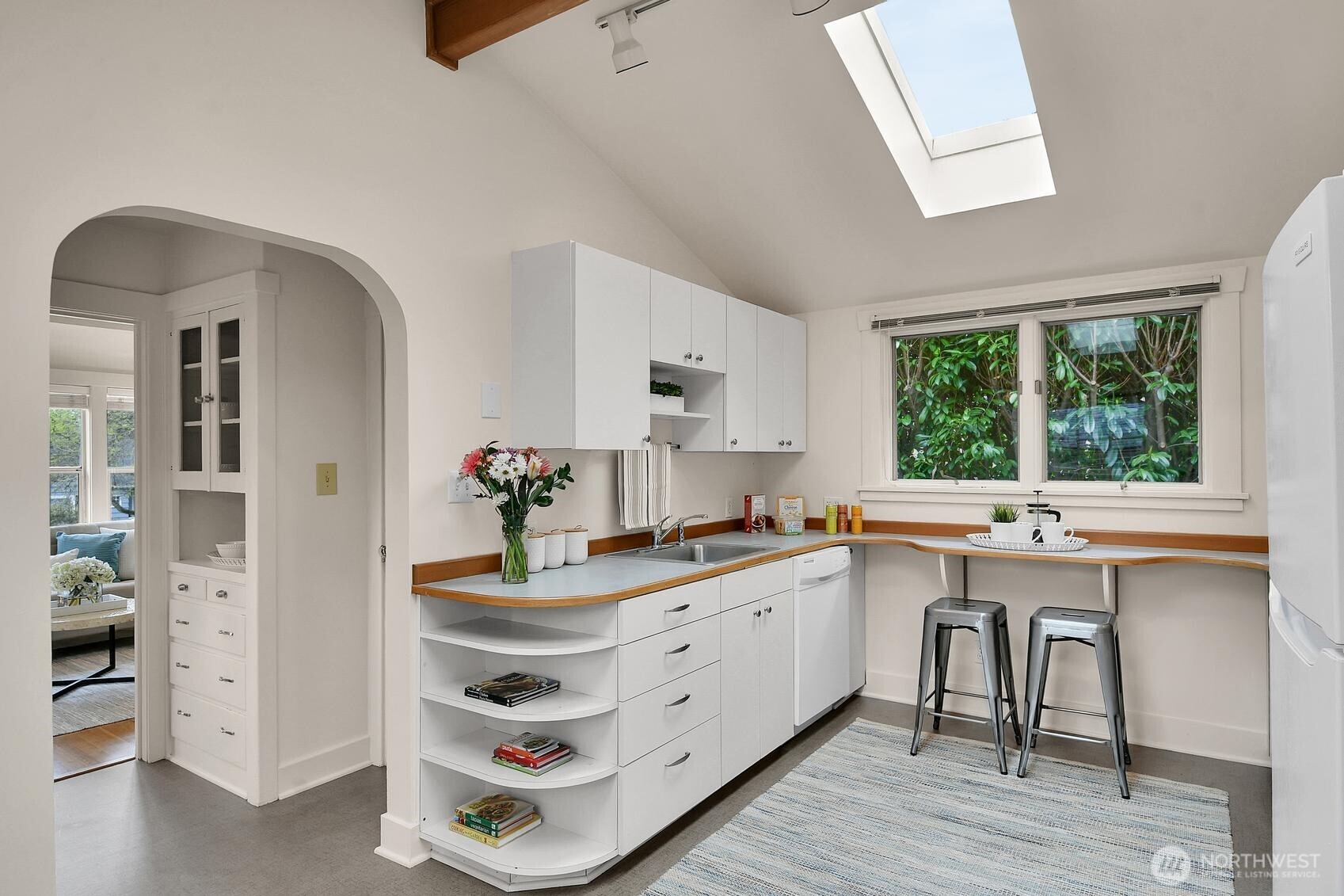 4008 NE 56th Street , Seattle, WA 98105-2235