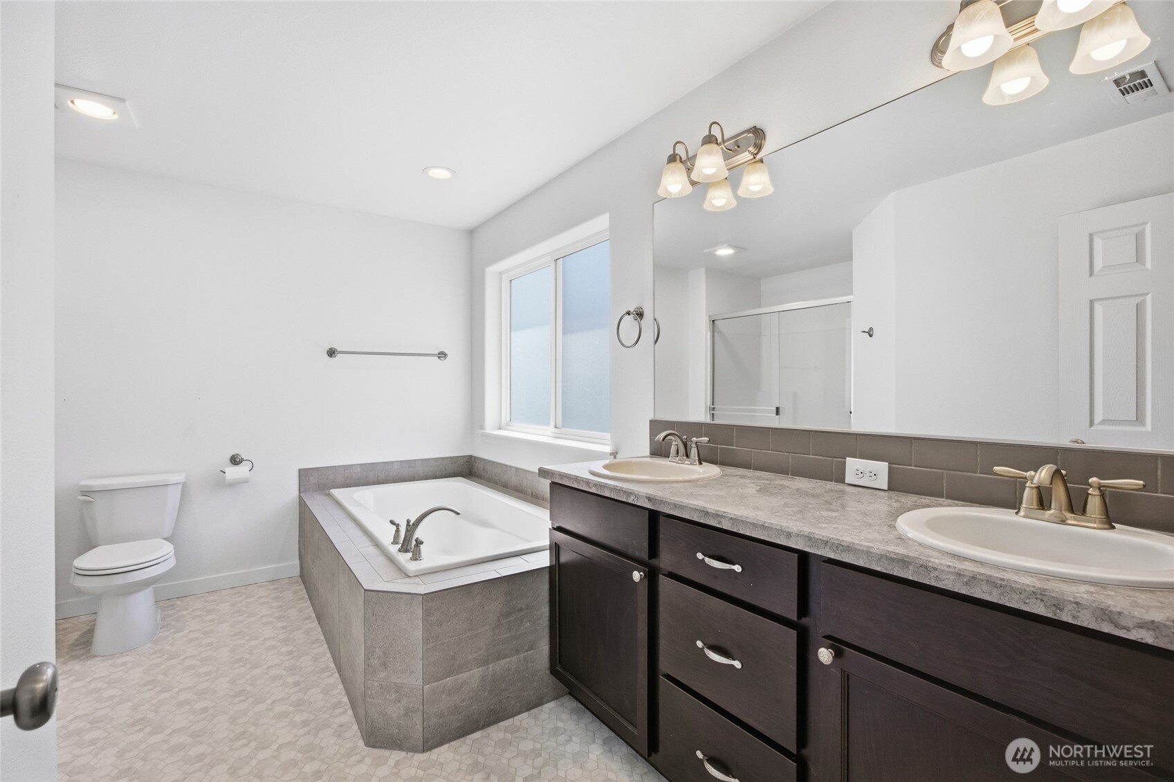 3304 W Crabapple Court , Moses Lake, WA 98837