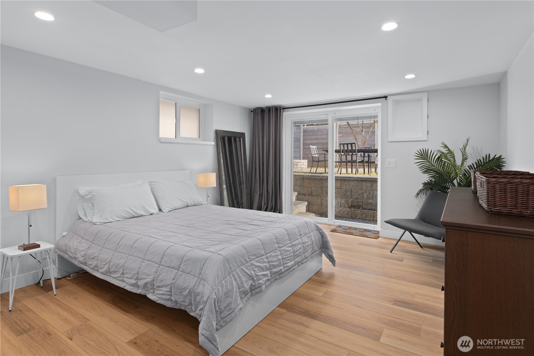 1273 NE 69th Street , Seattle, WA 98115-6747