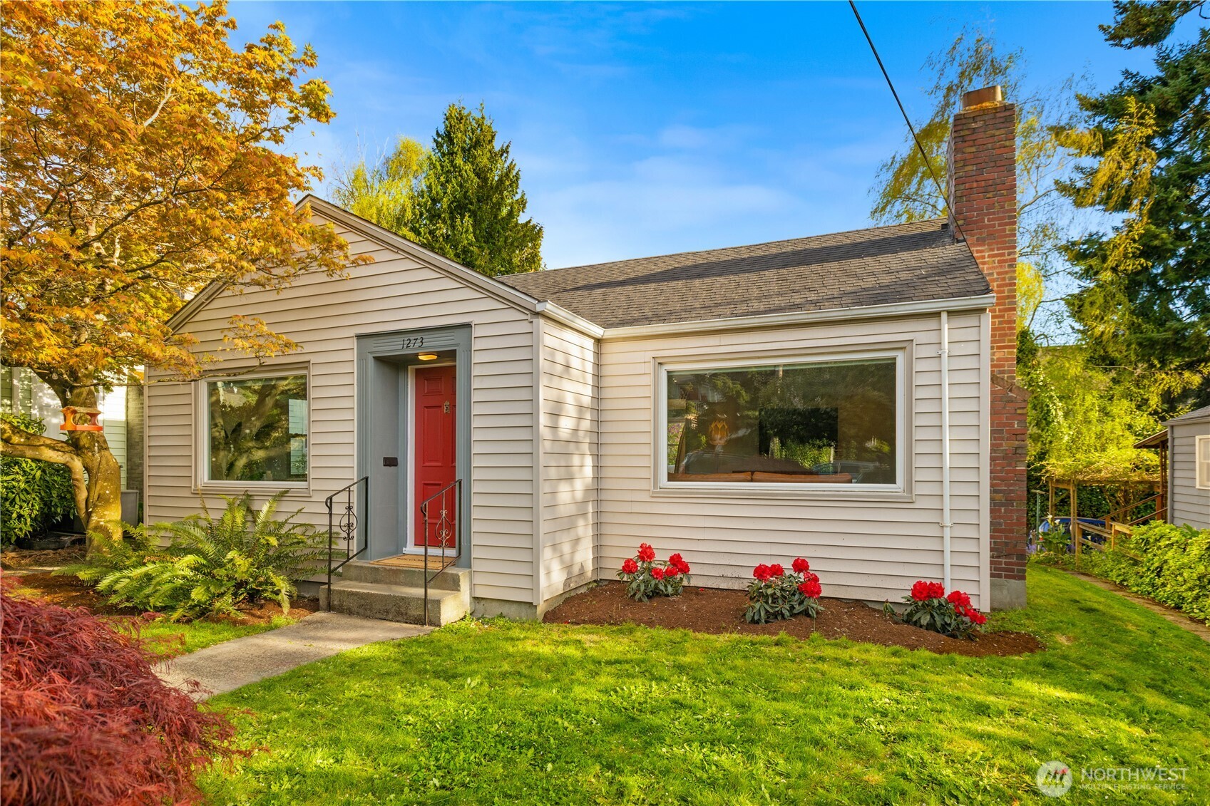 1273 NE 69th Street , Seattle, WA 98115-6747