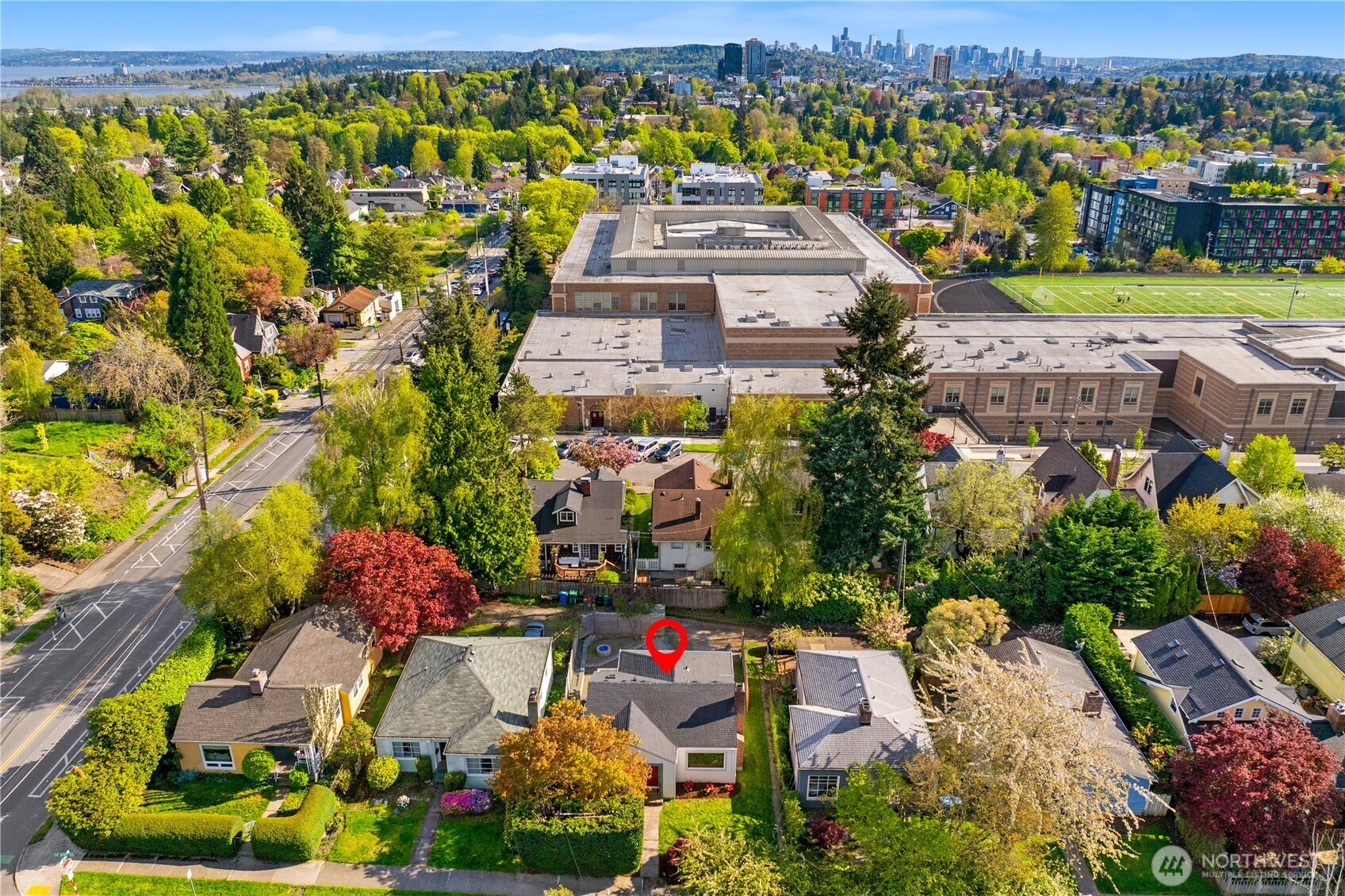 1273 NE 69th Street , Seattle, WA 98115-6747