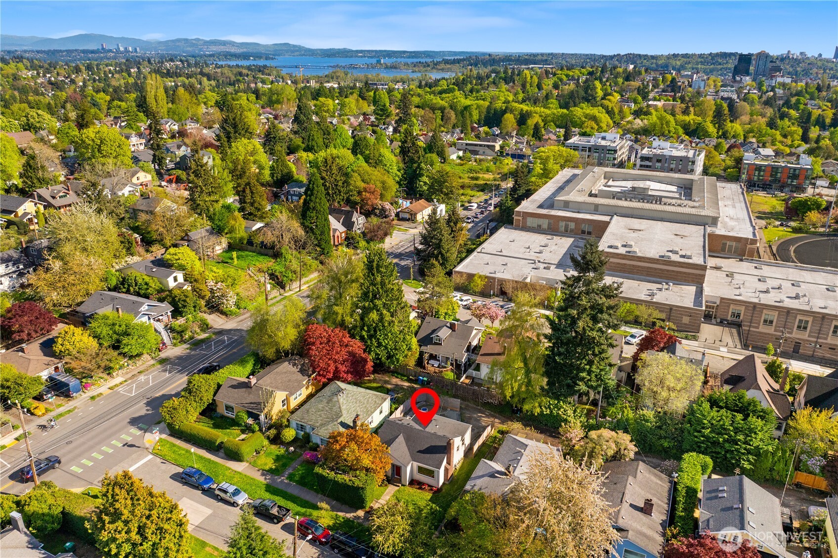 1273 NE 69th Street , Seattle, WA 98115-6747