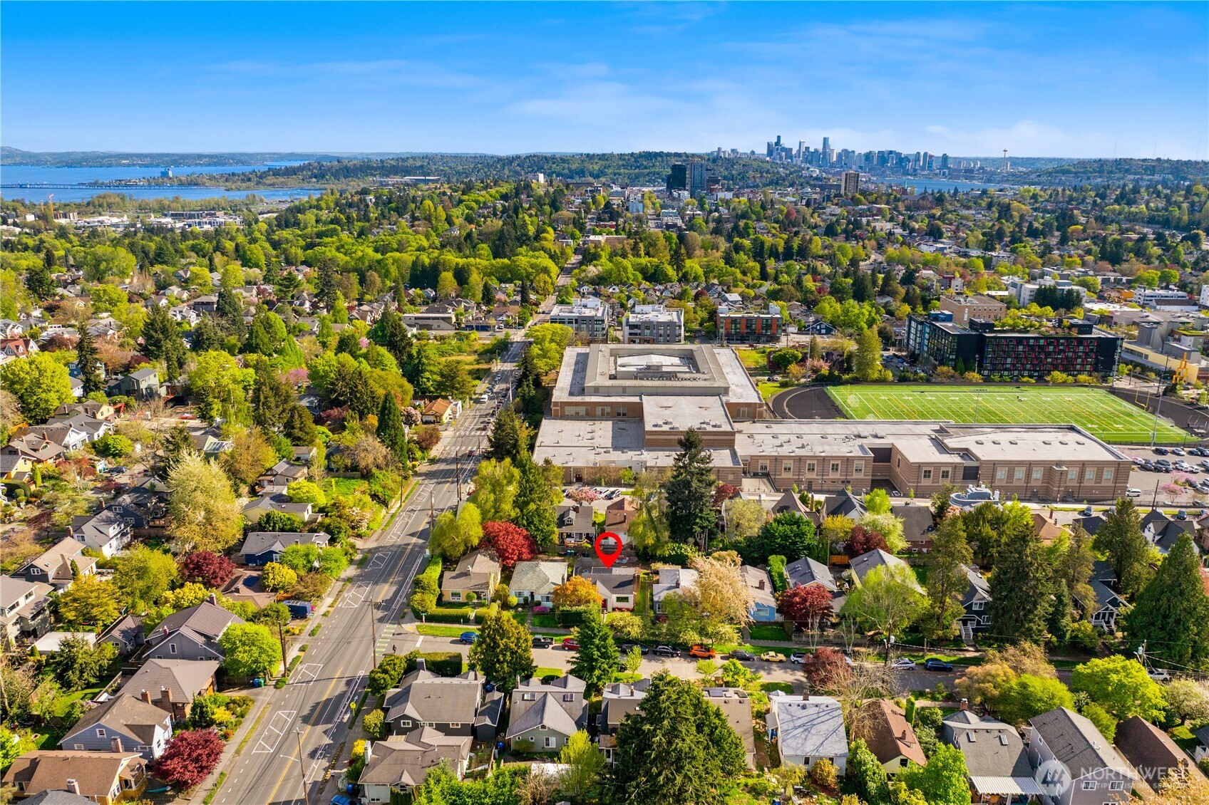 1273 NE 69th Street , Seattle, WA 98115-6747