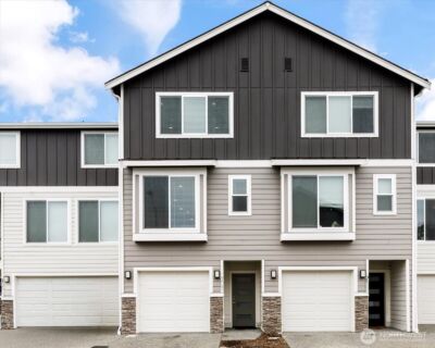 205 SW 4th Lane , Oak Harbor, WA 98277