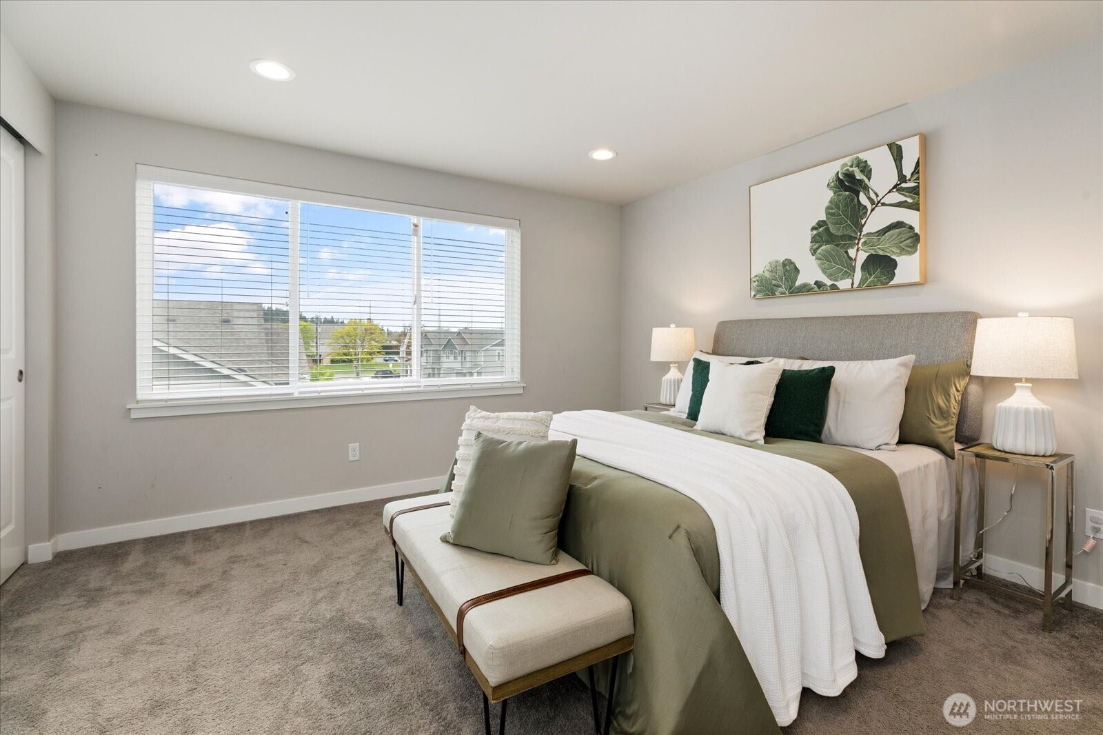 205 SW 4th Lane , Oak Harbor, WA 98277