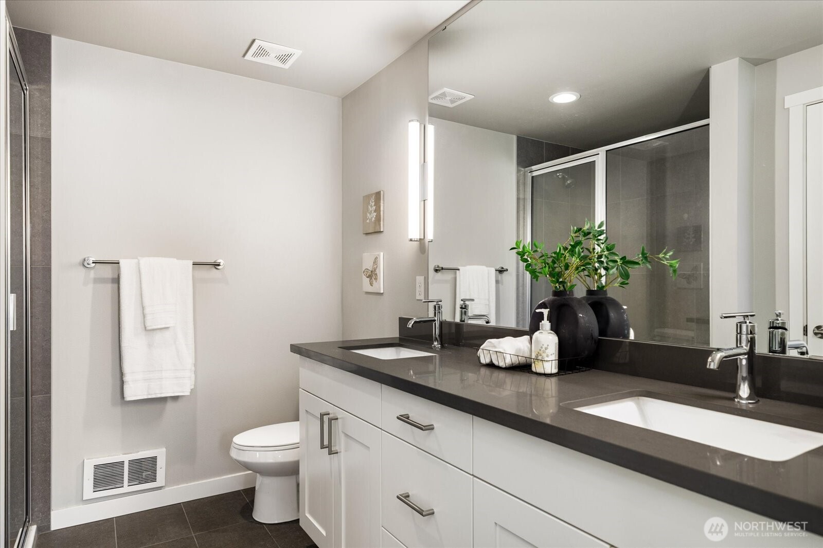 205 SW 4th Lane , Oak Harbor, WA 98277