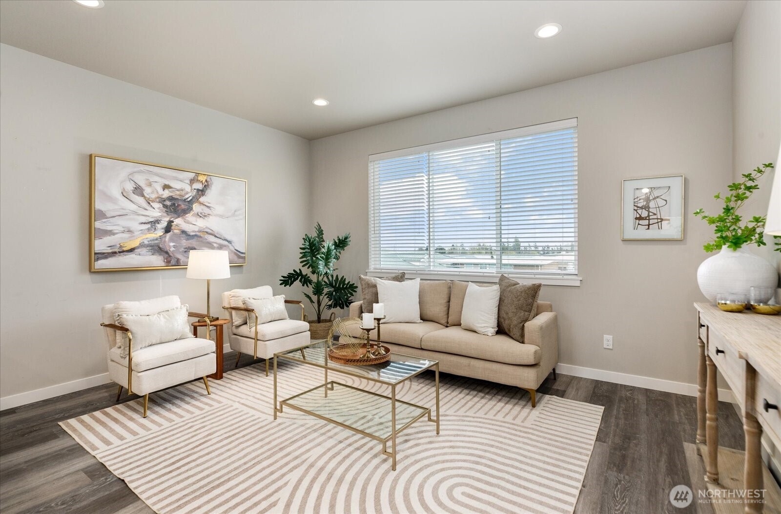 205 SW 4th Lane , Oak Harbor, WA 98277