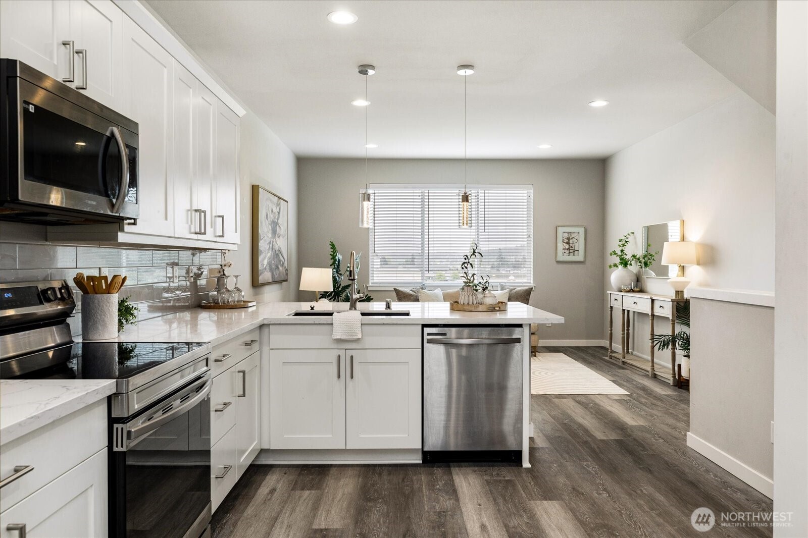 205 SW 4th Lane , Oak Harbor, WA 98277