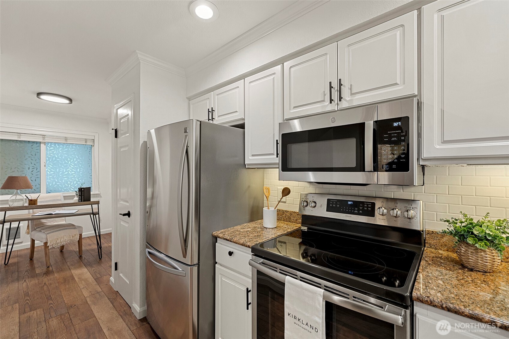 410 2nd Avenue S #110, Kirkland, WA 98033