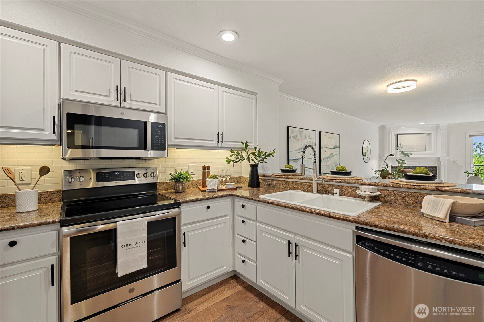 410 2nd Avenue S #110, Kirkland, WA 98033