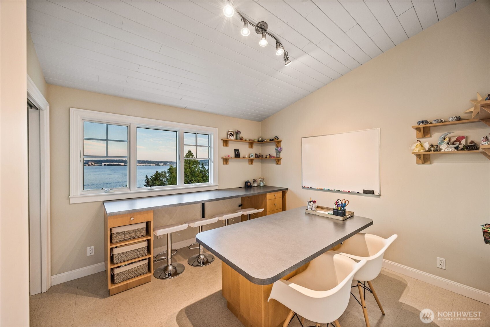 8246 E Mercer Way , Mercer Island, WA 98040