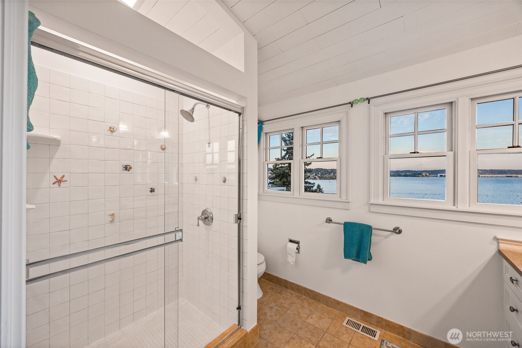 8246 E Mercer Way , Mercer Island, WA 98040