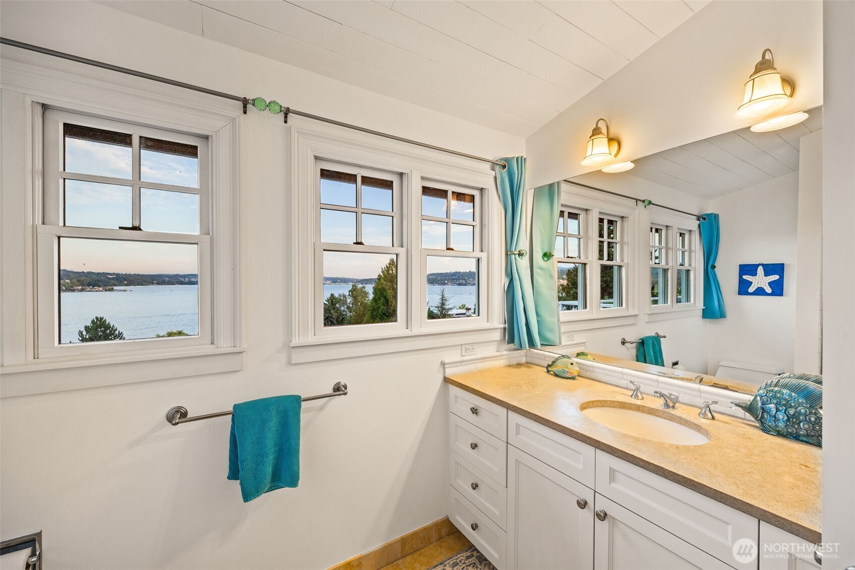 8246 E Mercer Way , Mercer Island, WA 98040