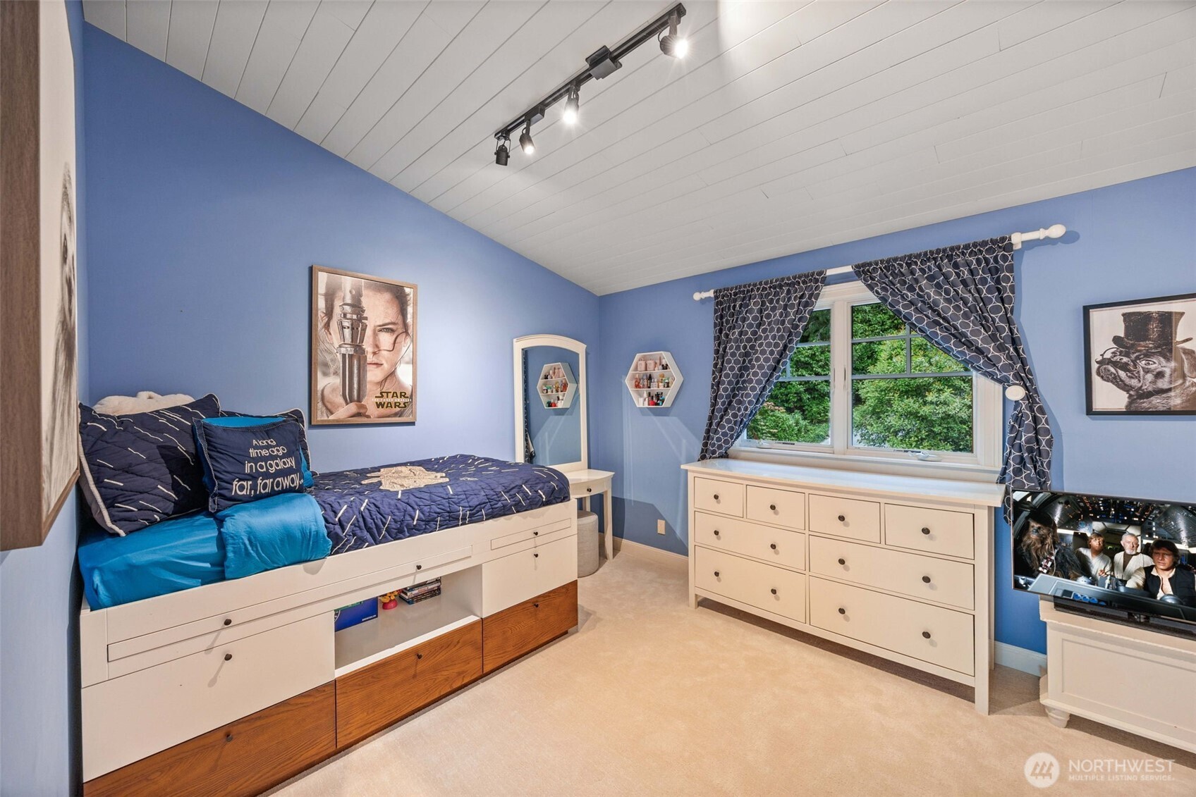 8246 E Mercer Way , Mercer Island, WA 98040