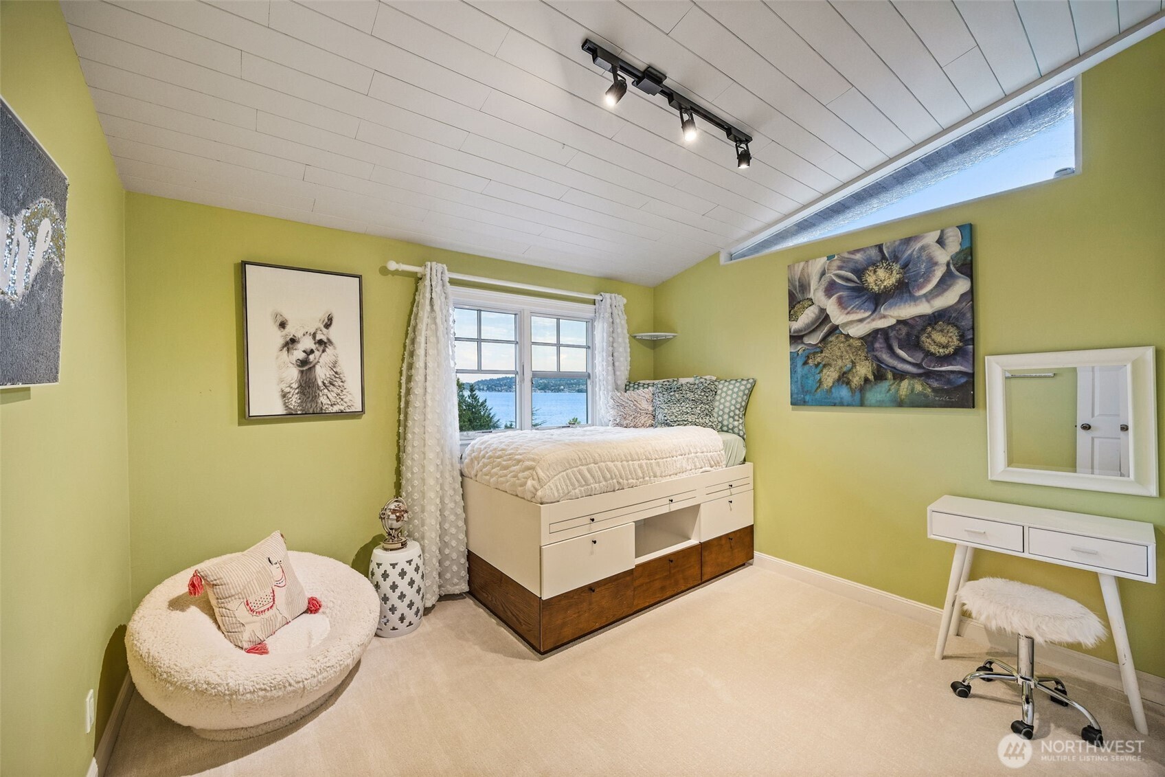 8246 E Mercer Way , Mercer Island, WA 98040