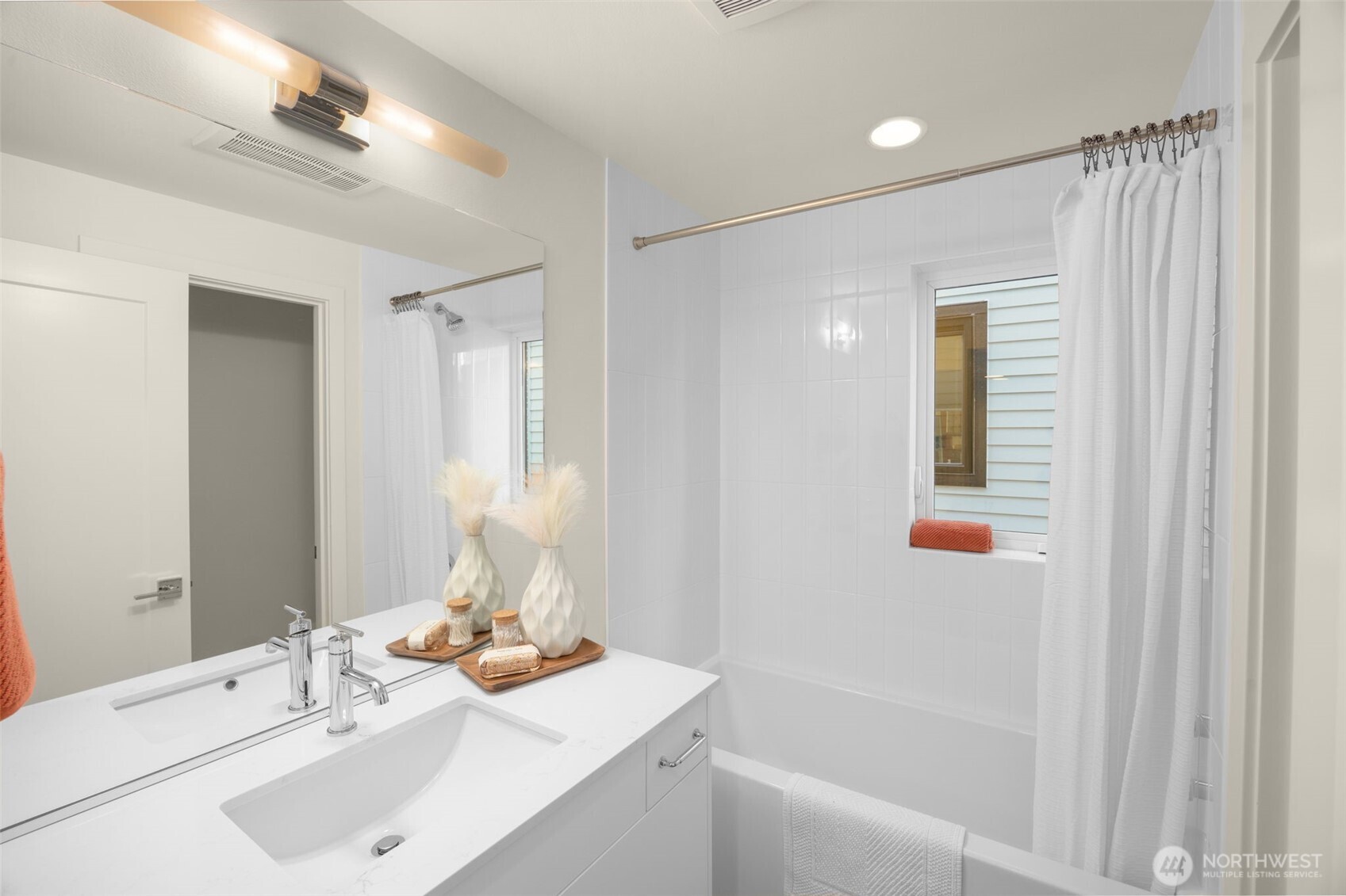 8323 B 12th Avenue NW, Seattle, WA 98117