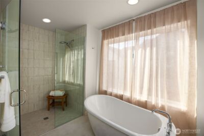 8323 B 12th Avenue NW, Seattle, WA 98117 - Photo 19