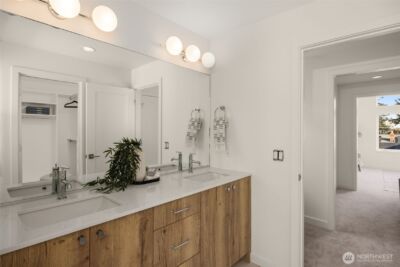 8323 B 12th Avenue NW, Seattle, WA 98117 - Photo 21