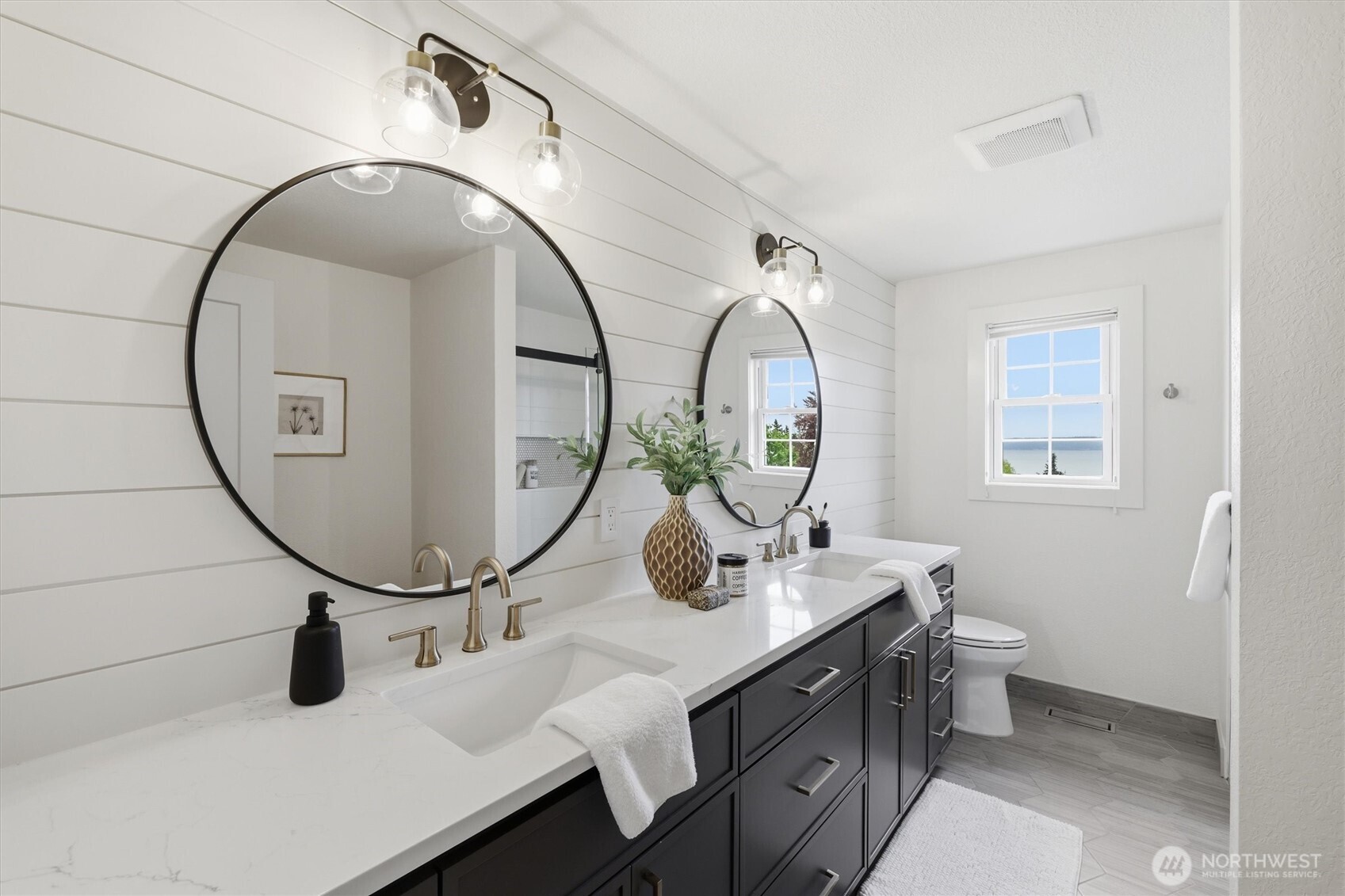 18124 Riviera Place SW, Normandy Park, WA 98166