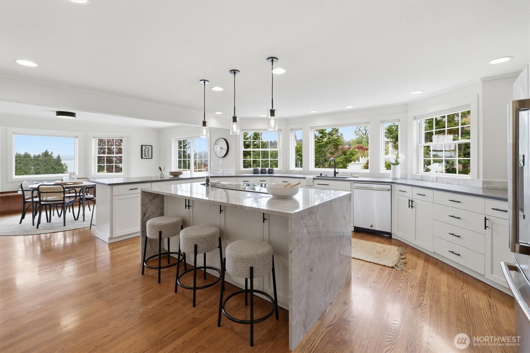 18124 Riviera Place SW, Normandy Park, WA 98166