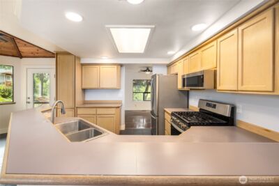 705 N Waugh Road , Mount Vernon, WA 98273 - Photo 11