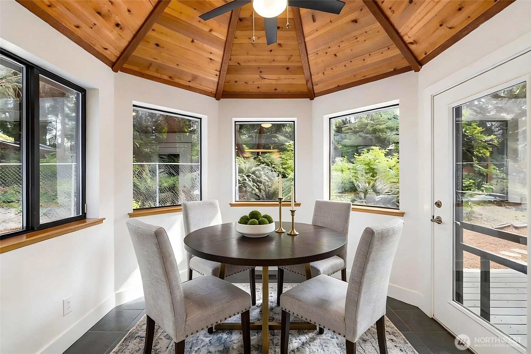 705 N Waugh Road , Mount Vernon, WA 98273